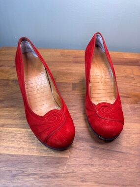 Chie Mihara Red Suede Womens Pumps Vintage Inspired Spain 38.5